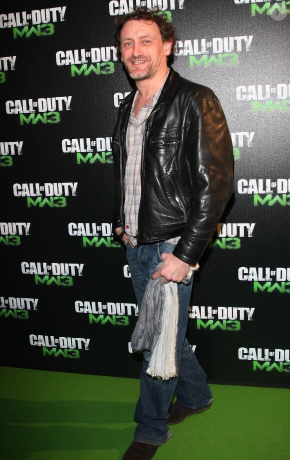 Jean-Paul Rouve, pas calé en jeux vidéo, mais fortiche en soirée. Call of Duty: Modern Warfare 3 a vécu un lancement en grande  pompe au palais de Chaillot, à Paris, le 7 novembre 2011. Activision  avait vu les choses en grand et convié de nombreux VIP.