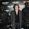 François Berléand dans son rôle pour le lancement de Modern Warfare 3. Parmi les VIP, certains garçons n'étaient pas là pour rigoler et ont pris leur rôle très au sérieux lors de la soirée de lancement spectaculaire de Call of Duty: Modern Warfare 3, lundi 7 novembre 2011 au Palais de Chaillot.