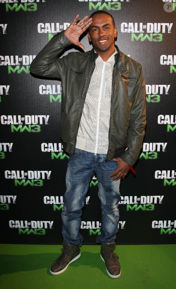 Colonel Reyel n'était pas le seul à avoir du galon question Call of Duty... Parmi les VIP, certains garçons n'étaient pas là pour rigoler et ont pris leur rôle très au sérieux lors de la soirée de lancement spectaculaire de Call of Duty: Modern Warfare 3, lundi 7 novembre 2011 au Palais de Chaillot.