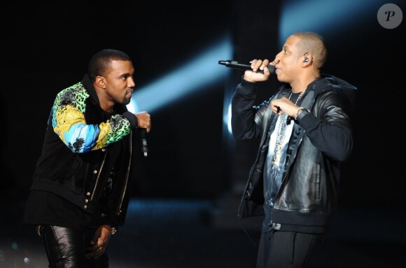 Kanye West et Jay-Z sur le podium de Victoria's Secret. New York, le 9 novembre 2011.