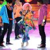 Nicki Minaj et ses danseurs sur le podium de Victoria's Secret. New York, le 9 novembre 2011.