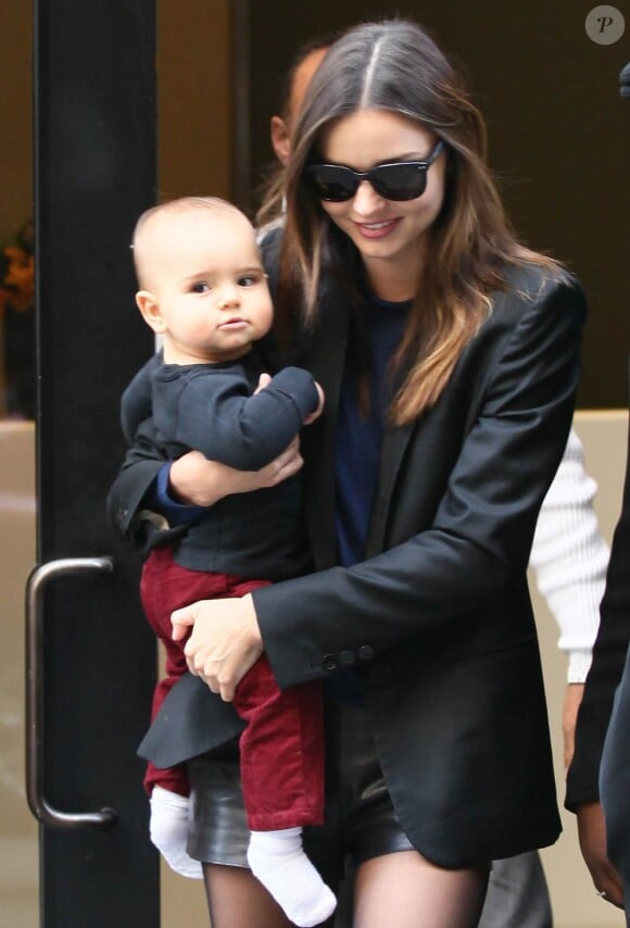 Miranda Kerr avec son fils Flynn à New York, le 11 novembre 2011.