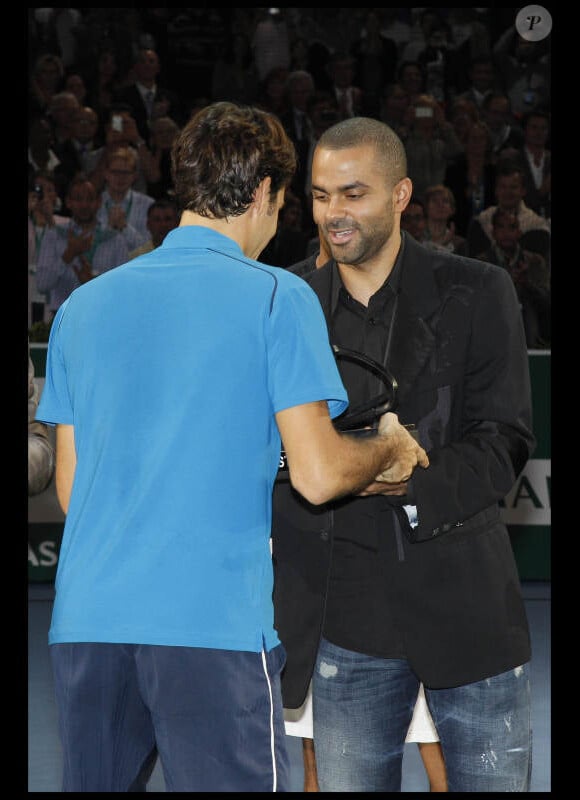 Roger Federer et Tony Parker le 13 novembre lors de la finale du Masters 1000 de Paris Bercy