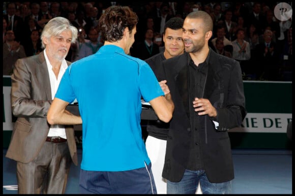 Roger Federer et Tony Parker le 13 novembre lors de la finale du Masters 1000 de Paris Bercy