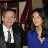 Francis Huster et Cristiana Reali lors du Dîner des stars organisé par le Dr Pierre Huth au profit du dépistage du cancer à l'institut Fournier le 14 novemnre 2011 au Fouquet's 