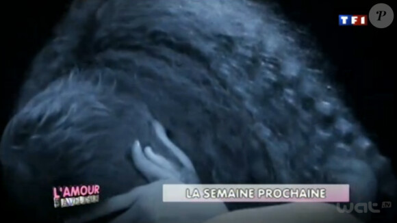 Des moments torrides dans la bande-annonce de L'amour est aveugle diffusée su TF1 le vendredi 18 novembre 2011