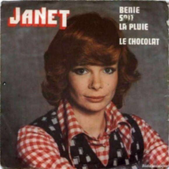 Janette Woollacott (Woolcoot) aussi s'était essayée à la chanson,  notamment avec Le Chocolat, en collaboration avec son dernier mari Dominique  Perrier, mais aussi en duo avec Jean Sarrus des Charlots, qui fut également son époux.