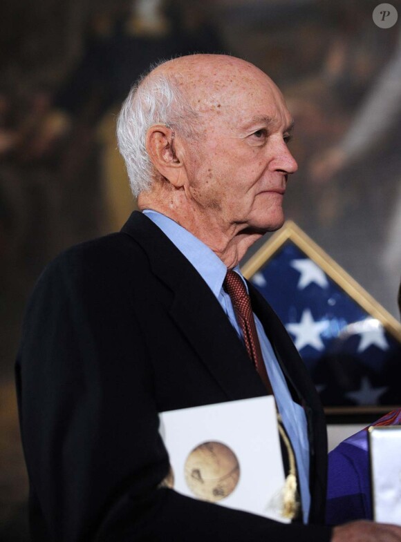 Michael Collins, pilote de la mission Apollo 11, reçoit la médaille d'or du Congrès, à Washington, le 16 novembre 2011.