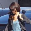 Selena Gomez se promène à Los Angeles, le lundi 21 novembre 2011.