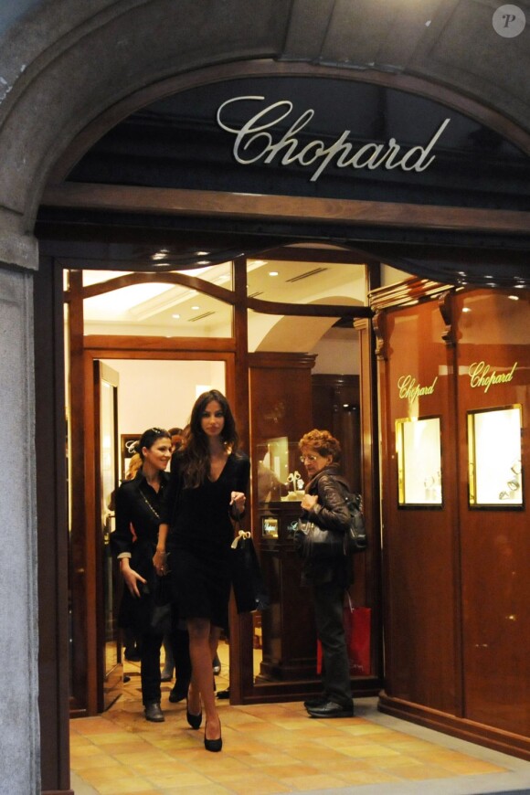 Madalina Diana Ghenea dans la boutique Chopard à Milan le 2 novembre 2011