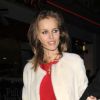 Eva Herzigova se rend à la soirée de charité organisée à Londres par Hoping Charity, le lundi 21 novembre 2011.