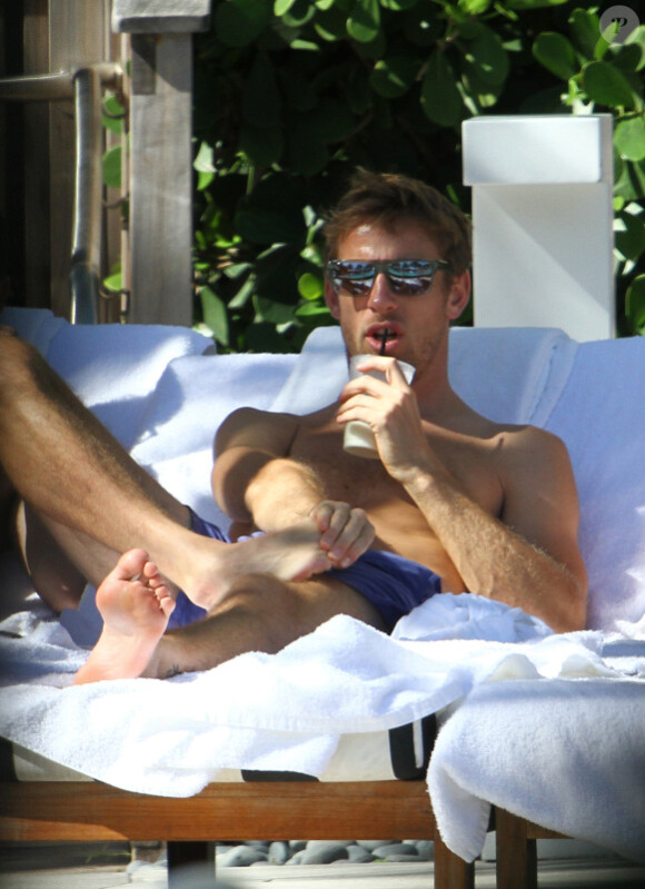 Jenson Button s'offre un petit moment de détente le 22 novembre 2011 à Miami