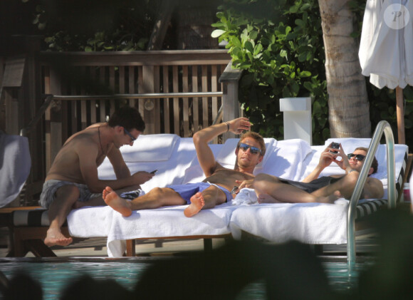 Jenson Button s'offre un petit moment de détente le 22 novembre 2011 à Miami