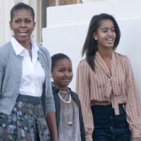 Michelle Obama, éclipsée par sa jolie fille, accueille un locataire piquant