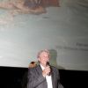 Alain Delon répond aux questions du public dans la salle du Pathé de Boulogne-Billancourt, le vendredi 25 novembre 2011.