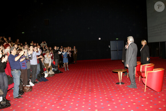Alain Delon dans la salle du Pathé de Boulogne-Billancourt, le vendredi 25 novembre 2011.