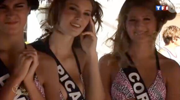 Miss Limousin, Miss Picardie et Miss Corse se préparent pour une virée en bateau rapide à Cancun au Mexique en novembre 2011