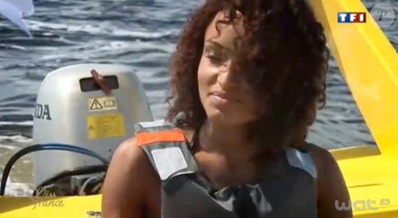 Miss Mayotte à bord d'un bateau rapide à Cancun au Mexique en novembre 2011