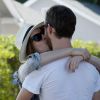 Anne Hathaway et son amoureux Adam Shulman : baiser fougueux en octobre 2011.