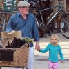 Nick Nolte et sa fille Sophie Lane Nolte, au supermarché Vons, à Malibu, le 28 novembre 2011