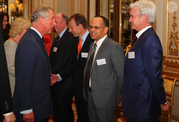 Le prince Charles lors d'une soirée à Buckingham Palace avec 350 journalistes et photographes, le 29 novembre 2011 à Londres