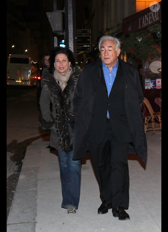 Dominique Strauss-Kahn et Anne Sinclair, photographiés à Paris en novembre 2011, le soir de leur 20 ans de mariage.
