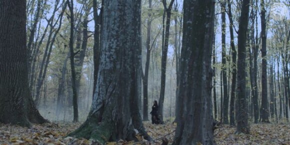 Anggun, sublime et mystérieuse, dans le clip de Mon meilleur amour, novembre 2011.