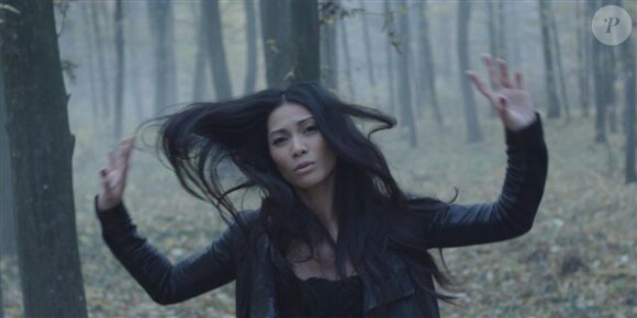 Anggun, sublime et mystérieuse, dans son prochain clip pour Mon meilleur amour, novembre 2011.