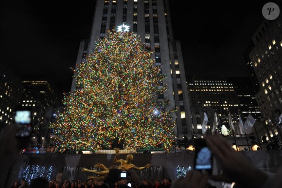 L'arbre de Noël du Rockfeller Center à New York a été éclairé le 30 novembre 2011