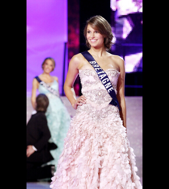 Laury Thilleman, Miss France 2011, lors de son élection en décembre 2010