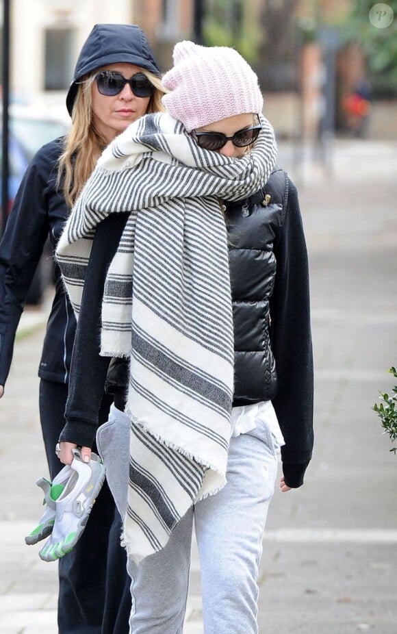 Kate Hudson va à la salle de gym à Londres le 6 décembre 2011