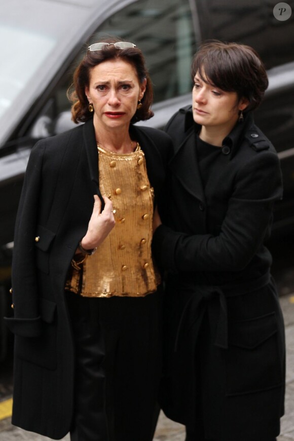 Marie Loubet, compagne de François Lesage lors des obsèques de ce dernier. Le mercredi 7 décembre 2011 à Paris. Eglise Saint-Roch.