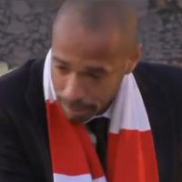 Thierry Henry : Les larmes du buteur lors d'un hommage grandiose