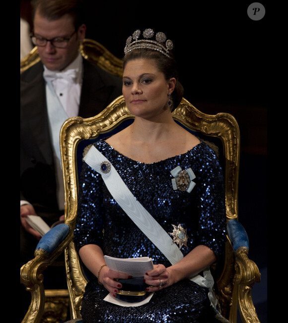 La princesse Victoria de Suède, sereine et enceinte, lors de la cérémonie de remise des prix Nobel à Stockholm le 10 décembre 2011