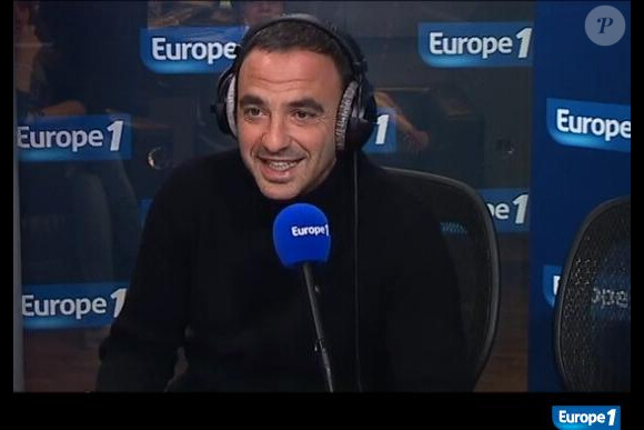 Nikos Aliagas sur l'antenne d'Europe 1, le mercredi 14 décembre 2011.