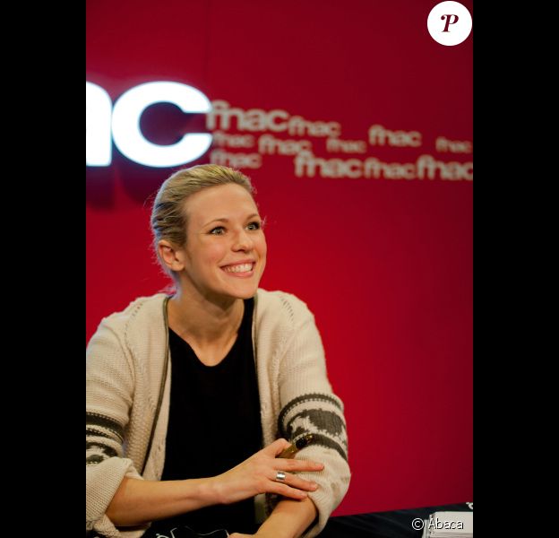 lorie rencontre ses fans