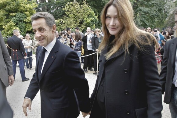 Carla Bruni-Sarkozy enceinte, le 17 septembre 2011, lors des Journées du patrimoine.