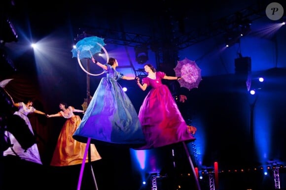 Mathilda May, Marianne Denicourt, Zabou Breitlan et Amel Bent lors du 50e Gala de l'Union des Artistes le 21 novembre 2011 au cirque Alexis Grüss