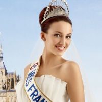 Delphine Wespiser : La plus somptueuse des Miss France en robe de mariée