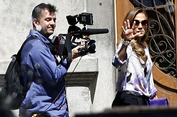 Délirante, Jennifer Lopez sur le tournage de son émission Q'Viva : The Chosen, à Santiago du Chili le 5 décembre 2011