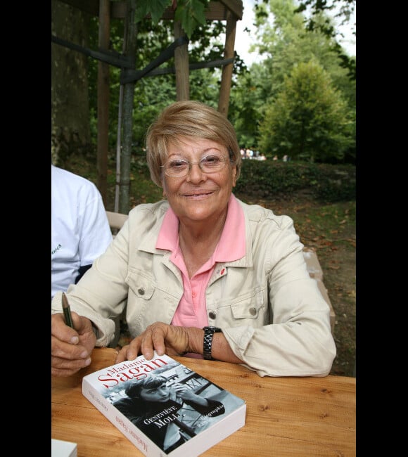 Geneviève Moll dédicace son livre en août 2006