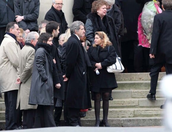 Gérard Leclerc aux obsèques de sa maman Ghislaine à Bourg-la-Reine, le 28 décembre 2011.