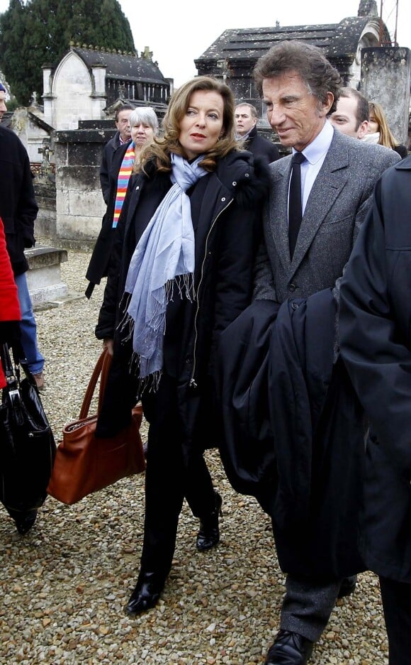 Valérie Trieweiler et Jack Lang pour le 16e anniversaire de la mort de François Mitterrand à Jarnac, le 8 janvier 2012.