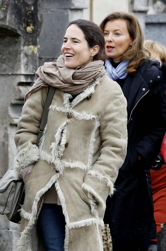 Valérie Trieweiler et Mazarine Pingeot pour le 16e anniversaire de la mort de François Mitterrand à Jarnac, le 8 janvier 2012.