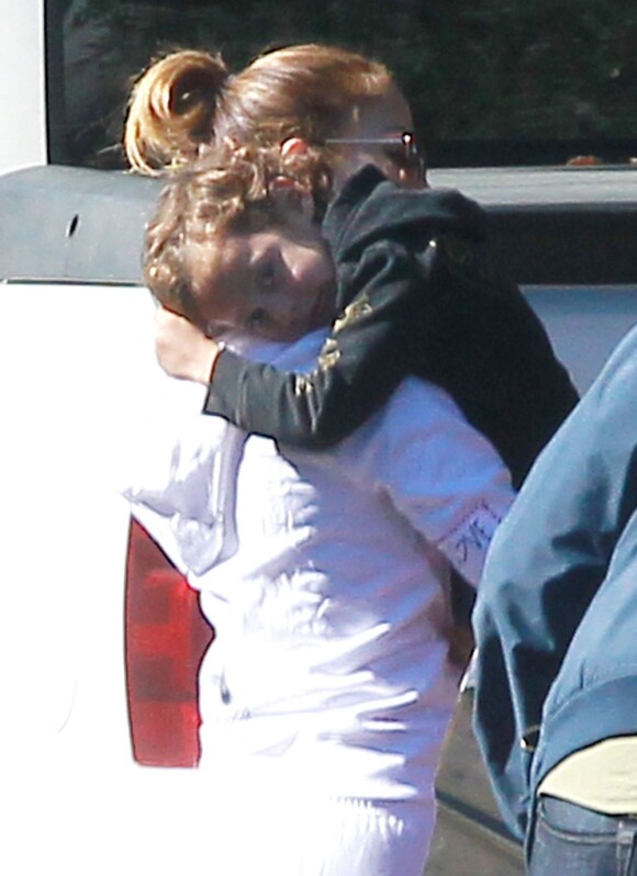 Emme dans les bras de sa maman Jennifer Lopez à Los Angeles le 9 janvier 2012