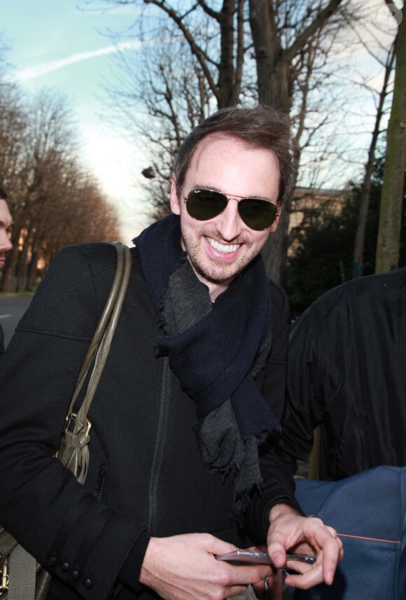 Christophe Willem arrive au Studio Gabriel pour l'enregistrement de Vivement Dimanche, à Paris, le 11 janvier 2011.