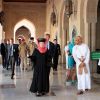 La reine Beatrix, le prince Willem-Alexander et la princesse Maxima des Pays-Bas visitaient la grande mosquée de Mascate au matin du 12 janvier 2012, dernier jour de leur visite officielle de trois jours au sultanat d'Oman.