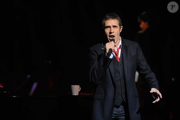 Julien Clerc en concert symphonique au Palais des Congrès de Paris, le 13 janvier 2012.