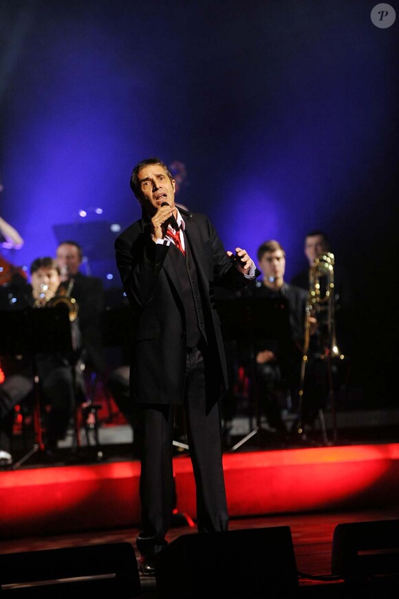 Julien Clerc en concert symphonique au Palais des Congrès de Paris, le 13 janvier 2012.