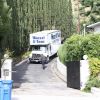 Un camion de déménageurs quitte le domicile de Katy Perry et Russell Brand à Los Angeles, le 11 janvier 2012.